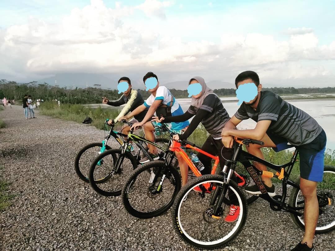 Mau Olahraga Tapi Malas Ngegym? Yuk Bakar Kalori Dengan Sepedaan !