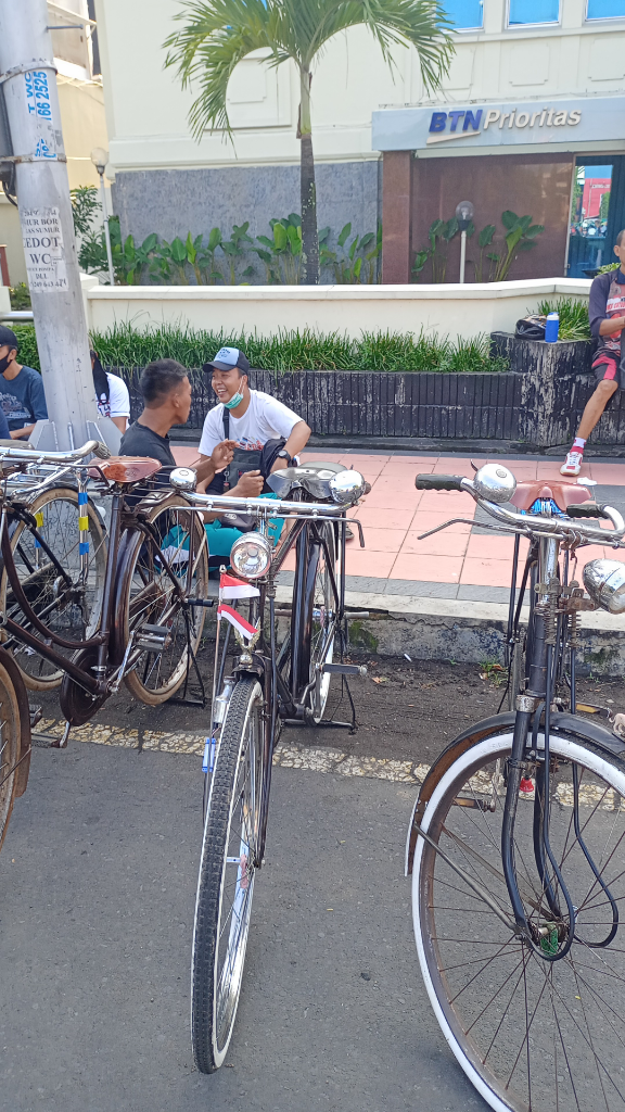 Jember Onthel Komunitas Sepeda Antik Yang Saya Ikuti