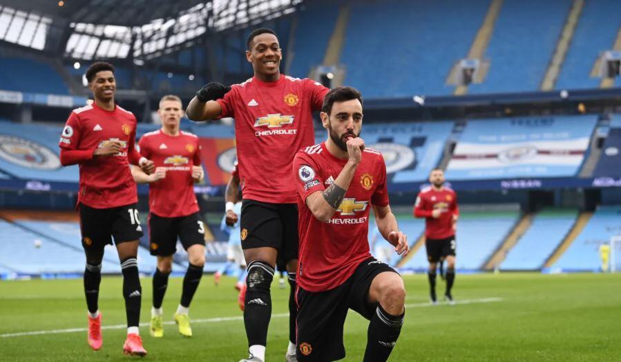 Maaf, Langit Kota Manchester Itu Warnanya Merah