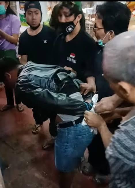 Polisi Mencuri Emas Di Pasar, Bukti Ekonomi Kita Sedang Sulit. 