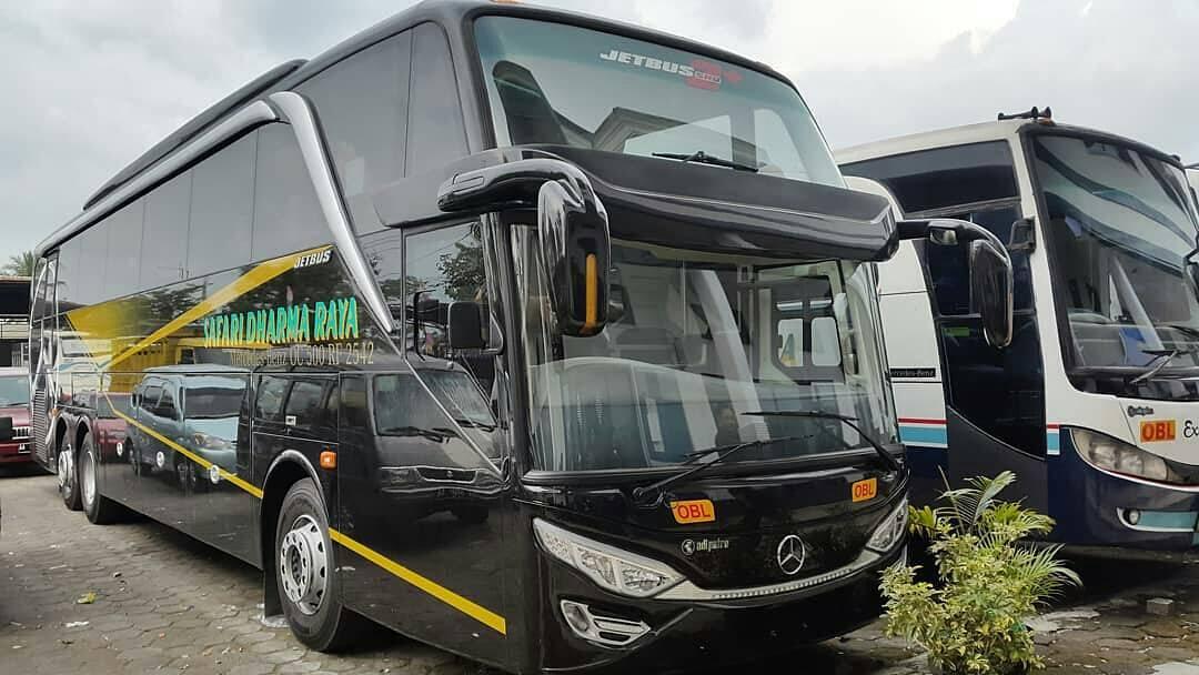 Mercedes-Benz OC 500 RF 2542, Sasis Bus Tronton Pertama Di Indonesia