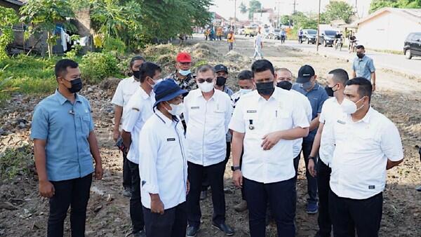 Bobby Perintahkan Dinas PU Beton Jalan ke Pasar Lau Cih: Harus Cepat!
