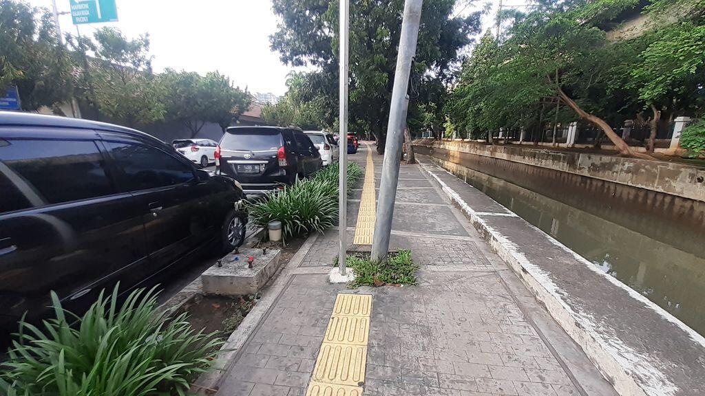 Guiding Block Tunanetra Nabrak Tiang, Ini Kata Anies Baswedan