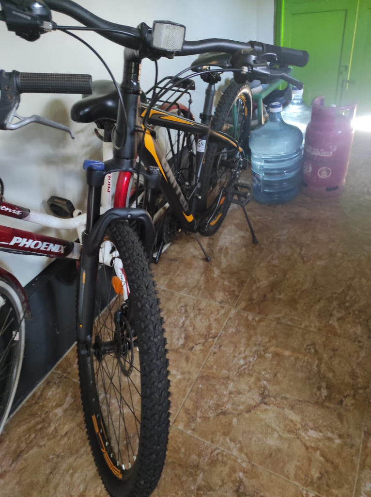 Menikmati Waktu Luang dengan Olahraga Ringan Gowes Sepeda Gunung Bareng Teman, Seru!