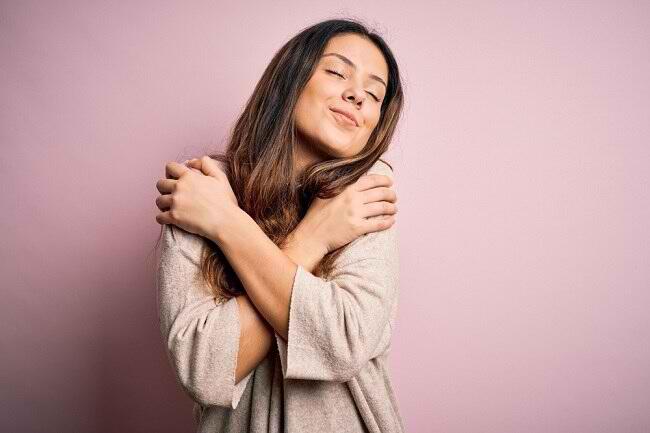 Sering Membandingkan Diri Dengan Orang Lain? Mungkin Agansis Perlu Belajar Self Love!