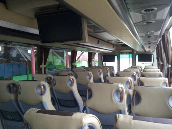 7 Ciri Khas Bus-Bus Sumatera, Mulai Debu Sampai Jalur Ekstrim