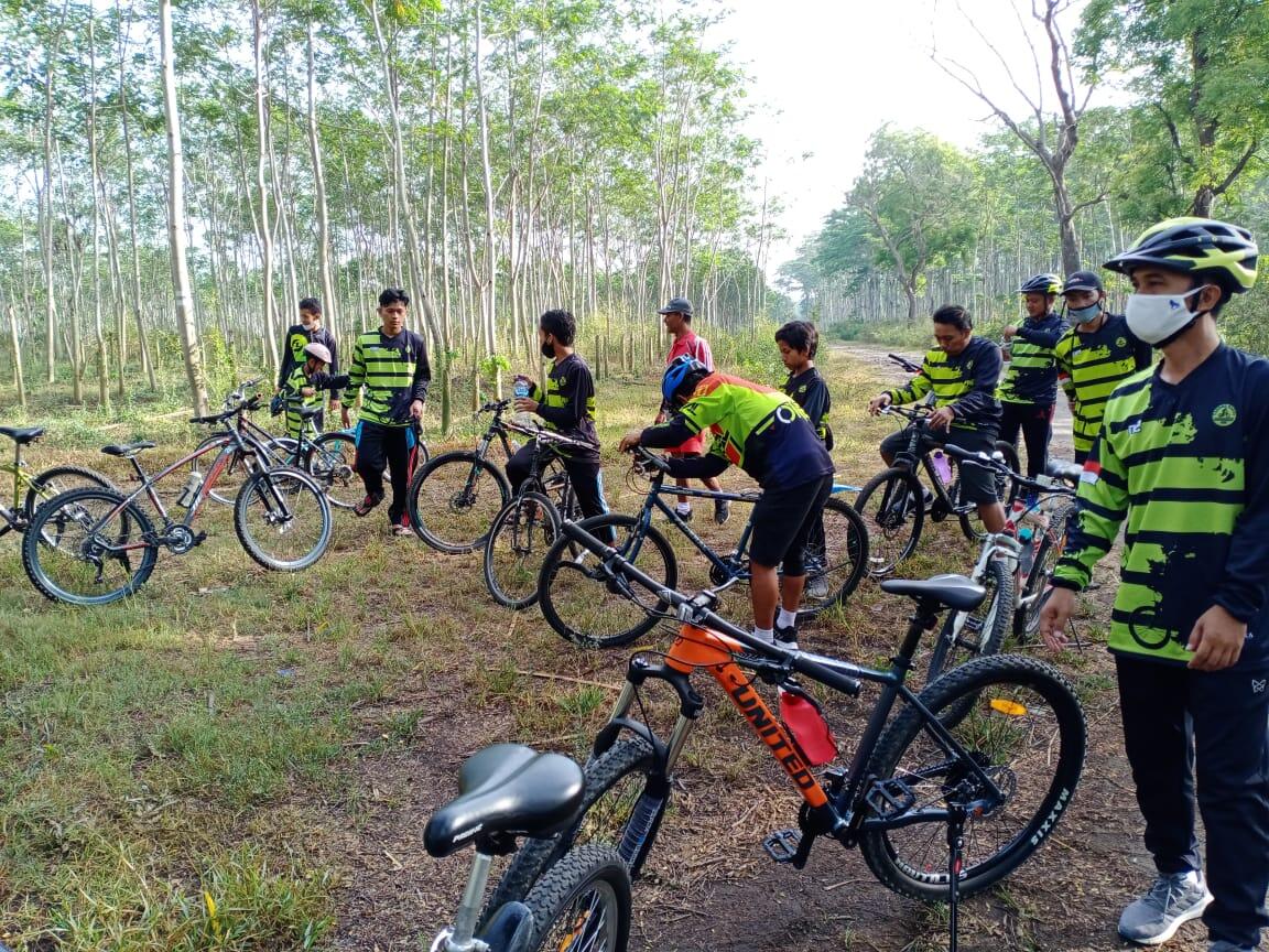 MTBku Melaju, Dua Tiga Bukit Terlampaui
