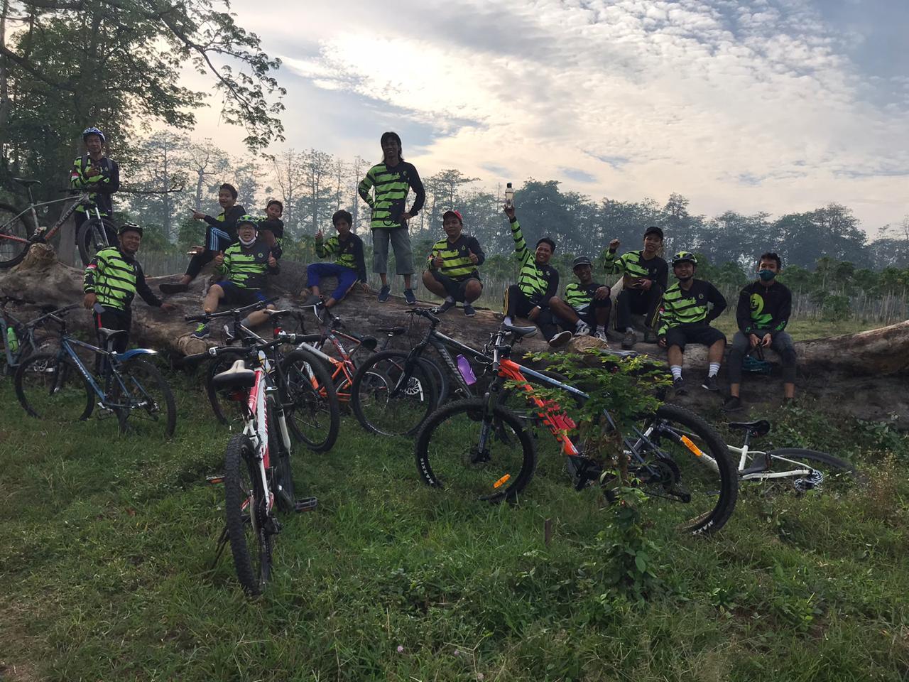 MTBku Melaju, Dua Tiga Bukit Terlampaui