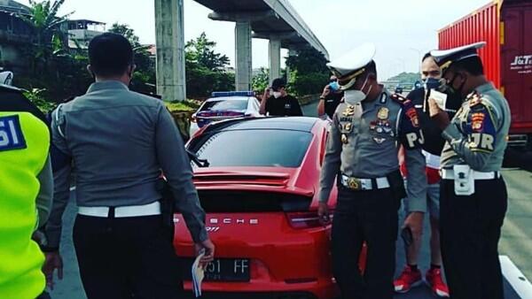 Porsche Konvoi Ugal-ugalan di Tol Jagorawi, Polisi: Dishub Tak Boleh Kawal