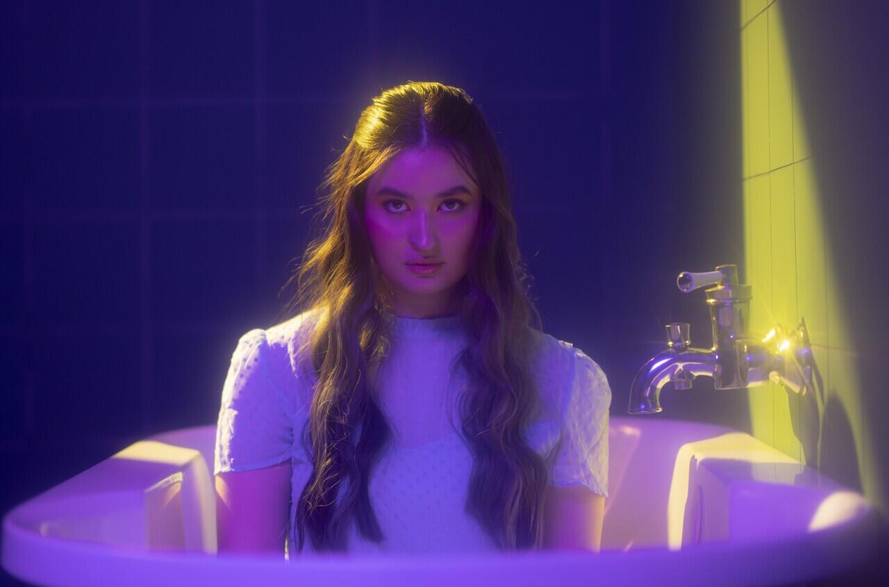 Stephanie Poetri Rilis EP Debutnya yang Berjudul AM:PM!