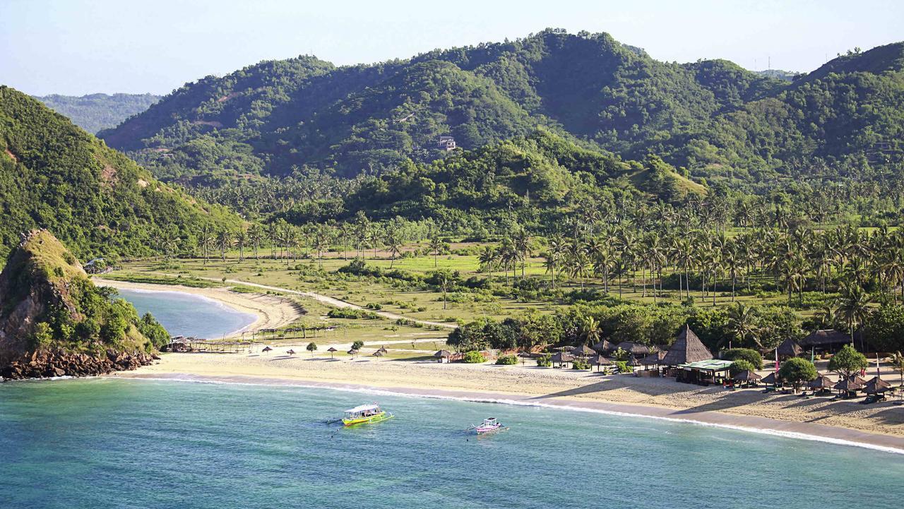 7 Alasan Lombok Layak Jadi Objek Pariwisata Halal 7 Alasan Lombok Layak Jadi Objek Pariwisata Halal