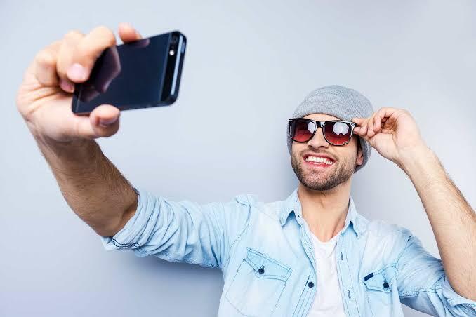 Apakah Percaya Diri dan Narsis, Sama? 
