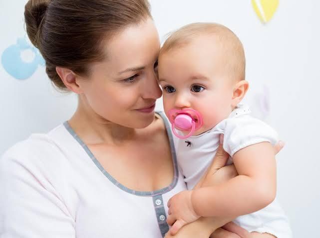 Seputar Penggunaan Empeng Pada Bayi, Bermanfaat Atau Tidak?