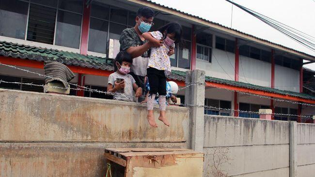 Tembok Beton 300m Ini Dibongkar Paksa Pemkot, Warga: Alhamdulillah!