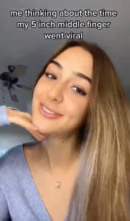 WOW! Mbak Cantik ini Punya Jari Tengah Panjang Banget, "Jari kaki aku lebih parah!"