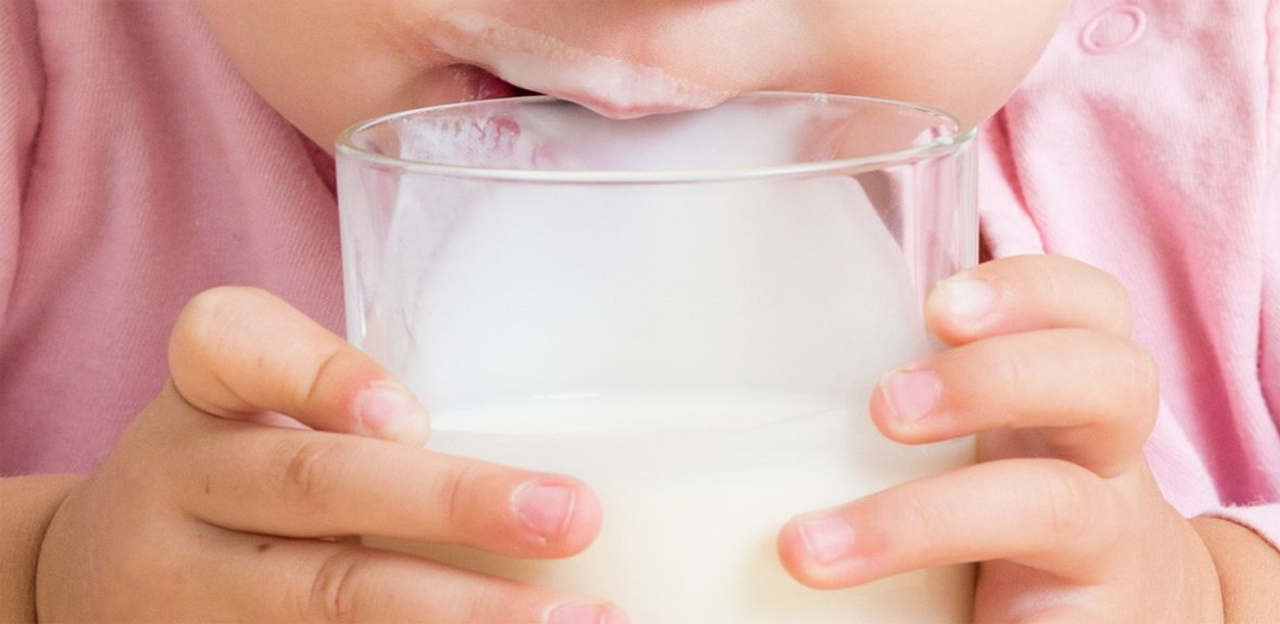 Kenali Tanda Alergi Susu Sapi Pada Bayi & Anak Kenali Tanda Alergi Susu Sapi Pada Bayi & Anak
