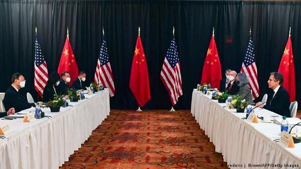 Bertemu di Alaska, Pejabat AS-China Saling Serang, Lempar Kritikan Tajam