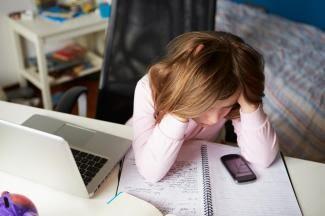 CyberBullying Makin Bertebaran Nih! Kenapa Seseorang Bisa Melakukan Itu?
