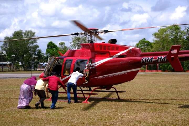 Dulu Miskin, Mantan Pemulung Sukses dan Ajak Orang Sekampung Naik Helikopter!