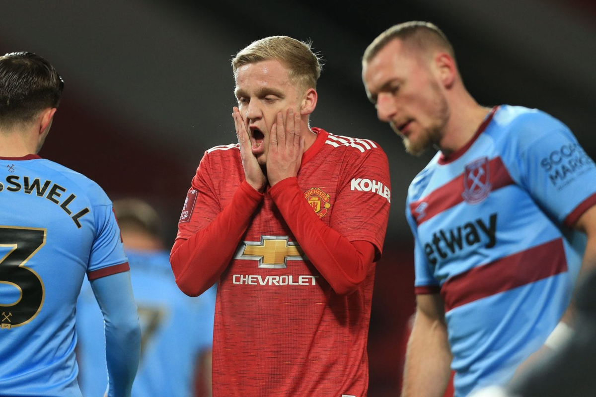 Van de Beek Tepis Isu Kepindahan Dari Man United