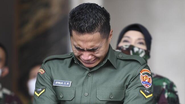 Berlangsung Haru, Sidang Pergantian Nama Aprilio Perkasa Manganang Penuh Air Mata