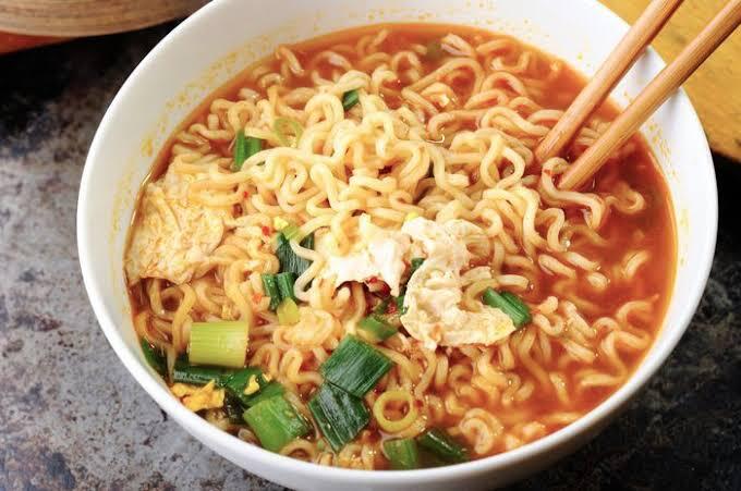 Benarkah Mie Instan Penolong di Kala Lapar dan Tanggal Tua?