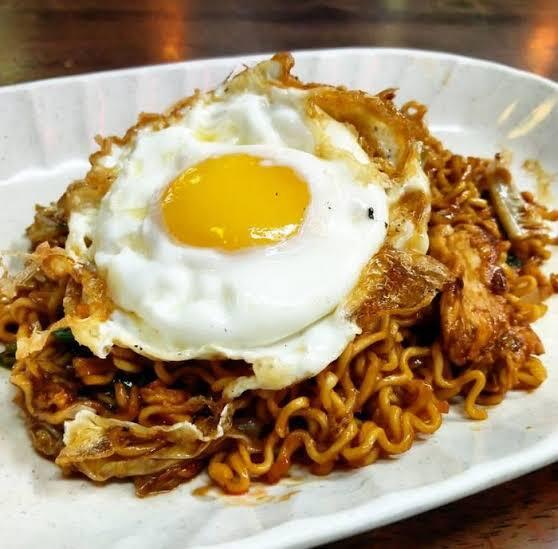 Benarkah Mie Instan Penolong di Kala Lapar dan Tanggal Tua?