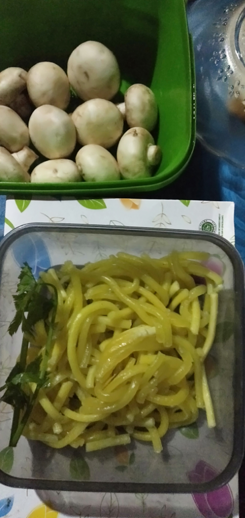 Seblak Mie Pati Jamur Kancing ala Bunda Oya, Pedas Mantap, Mau Coba?