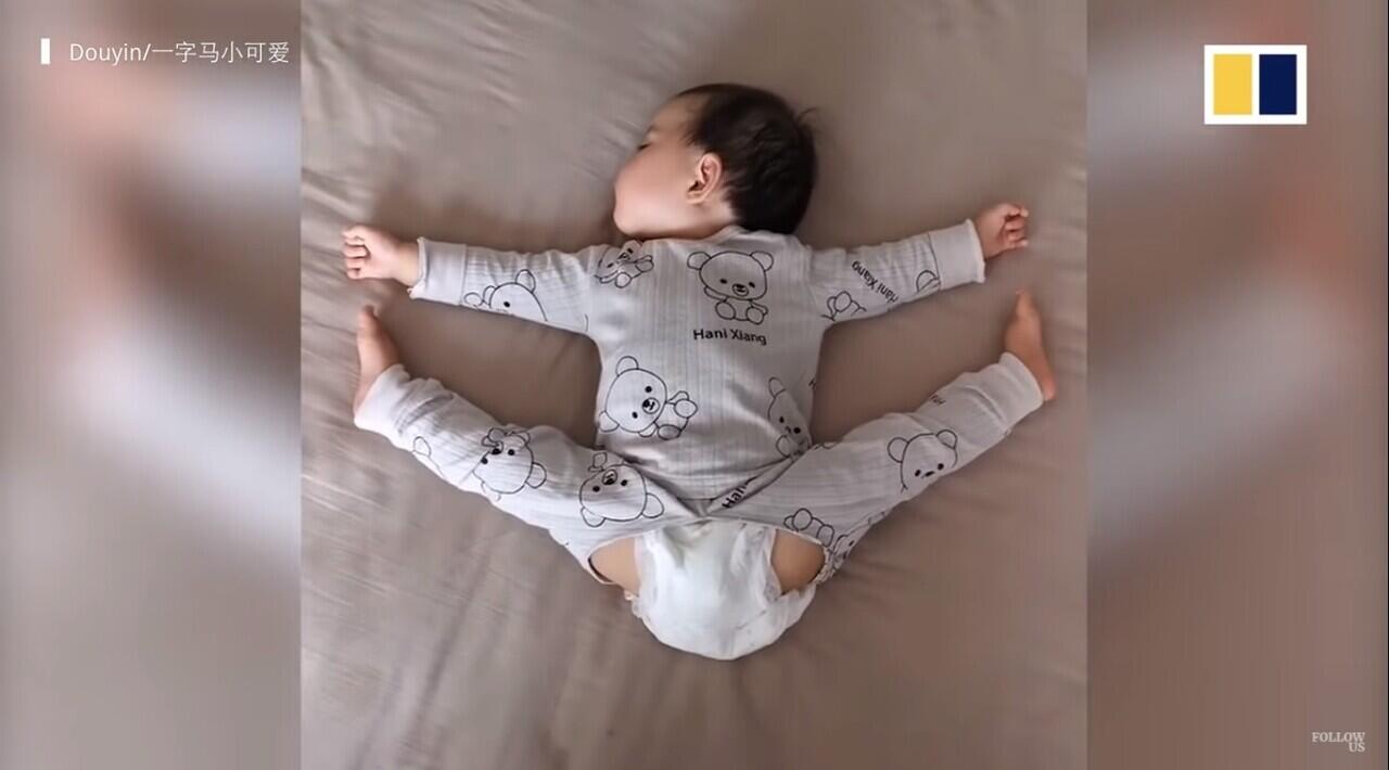 Bayi Berumur Satu Tahun Mampu Melakukan Split Dengan Sempurna