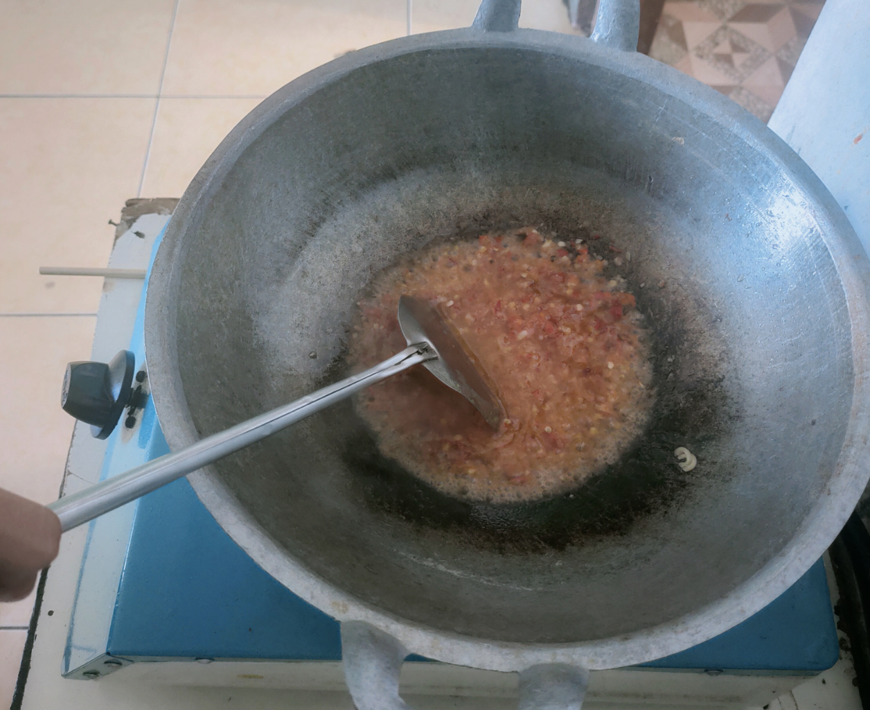 Lapar? Nih Cara Masak Mie Instan yang Ribet, Yuk Masak!