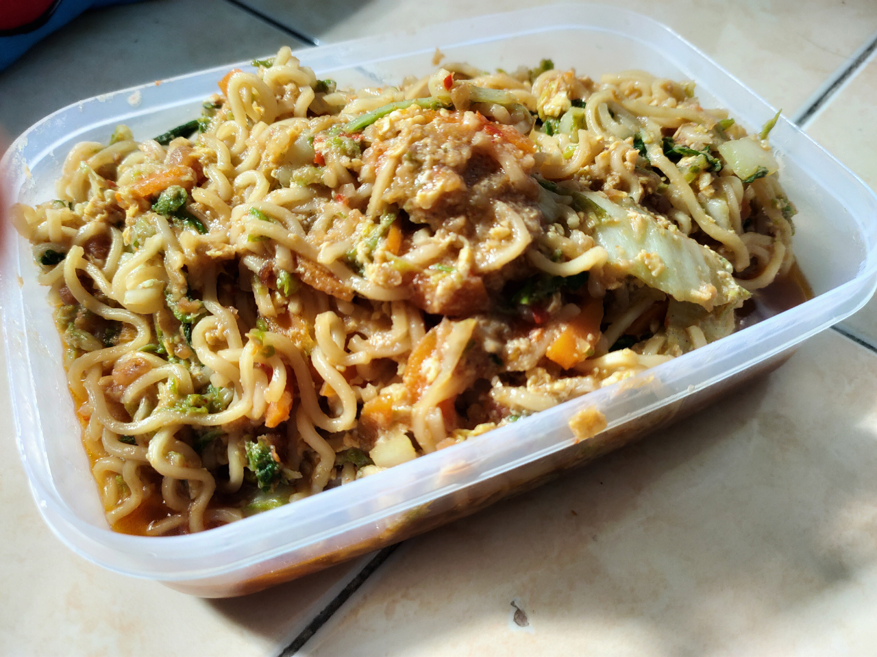 Lapar? Nih Cara Masak Mie Instan yang Ribet, Yuk Masak!