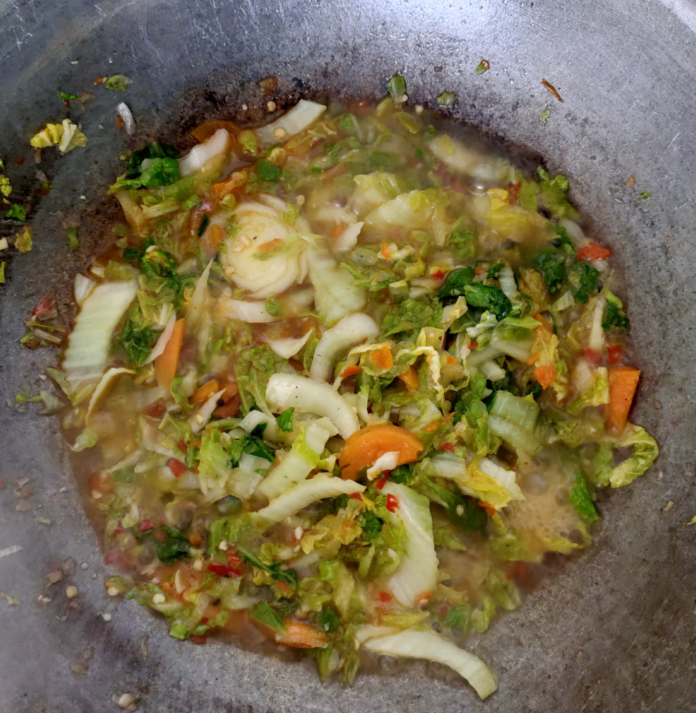 Lapar? Nih Cara Masak Mie Instan yang Ribet, Yuk Masak!