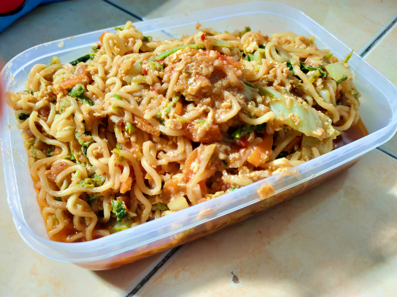 Indomie and veggies Recipe by Kay - Cookpad