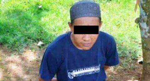 Kukuh Penggal Kepala Ayah Kandung Lalu Ditenteng Keliling Kampung