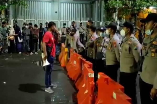 Penampakan Peserta Kongres HMI XXXI di Surabaya yang Mengamuk Saling Lempar Kursi