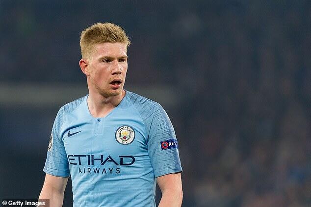 10 pemain Liga Primer paling apes yang tendangannya sering kebentur tiang
