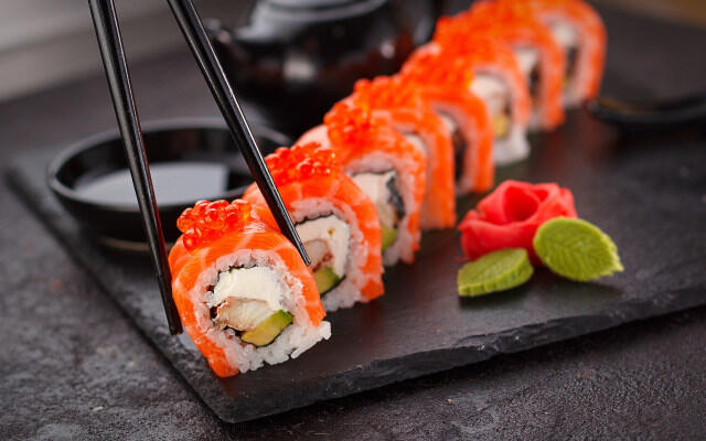 Demi Sushi Gratis Ratusan Orang di Taiwan Rela Ubah Nama Jadi ‘Salmon’