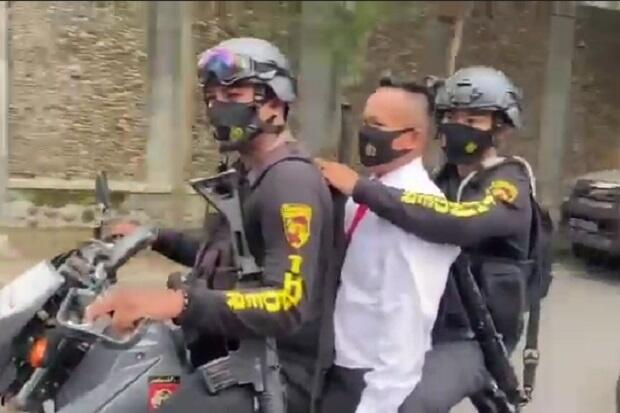 Incar Satpol PP Cantik, Pria Perlente Ini Nekat Nyamar jadi Polisi