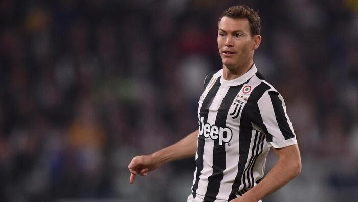 Stephan Lichtsteiner: Dari Sepakbola Beralih ke Tukang Jam Tangan