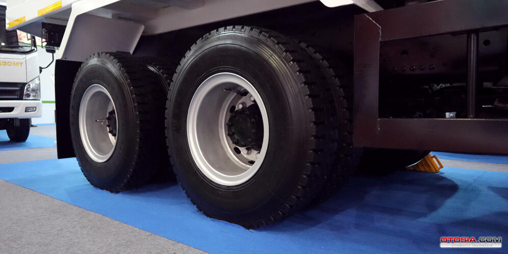 2 Jenis Ban Truk Dan Bus Yang Umum Dijumpai, BIAS Dan Radial