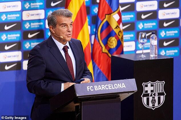 Rivaldo yakin Messi akan perpanjang kontrak dengan Barcelona