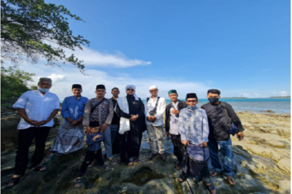 Tolop, Pulau Terluar yang Miliki 3 Makam para Habib dan Pohon Penawar Racun