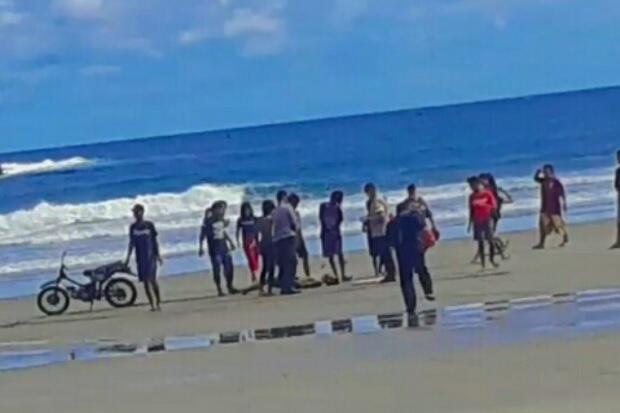 Pantai Jolosutro Blitar Makan Korban, 3 Wisatawan Terseret Ombak, 1 Tewas