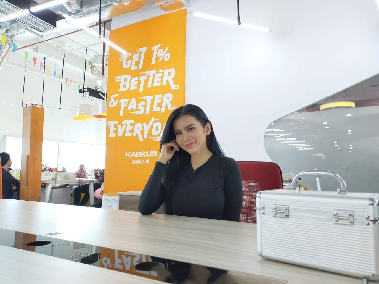 Baca Komentar Instagram Sang Anak, Begini Reaksi Orang Tua Maria Vania!