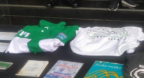 Baju FPI hingga Alumni 212 jadi Barbuk Terduga Teroris di Condet dan Bekasi

