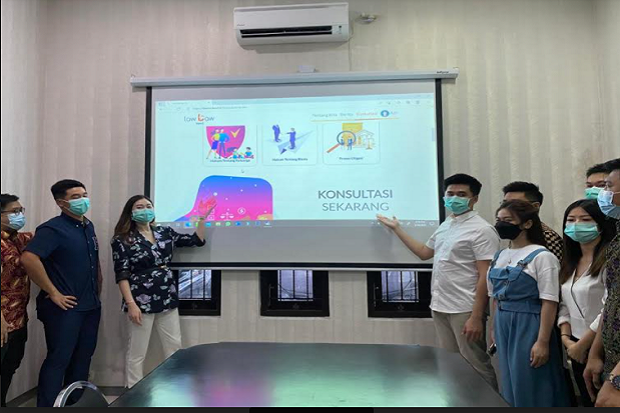 7 Advokat Muda Surabaya Ini Luncurkan Aplikasi Konsultasi Masalah Hukum