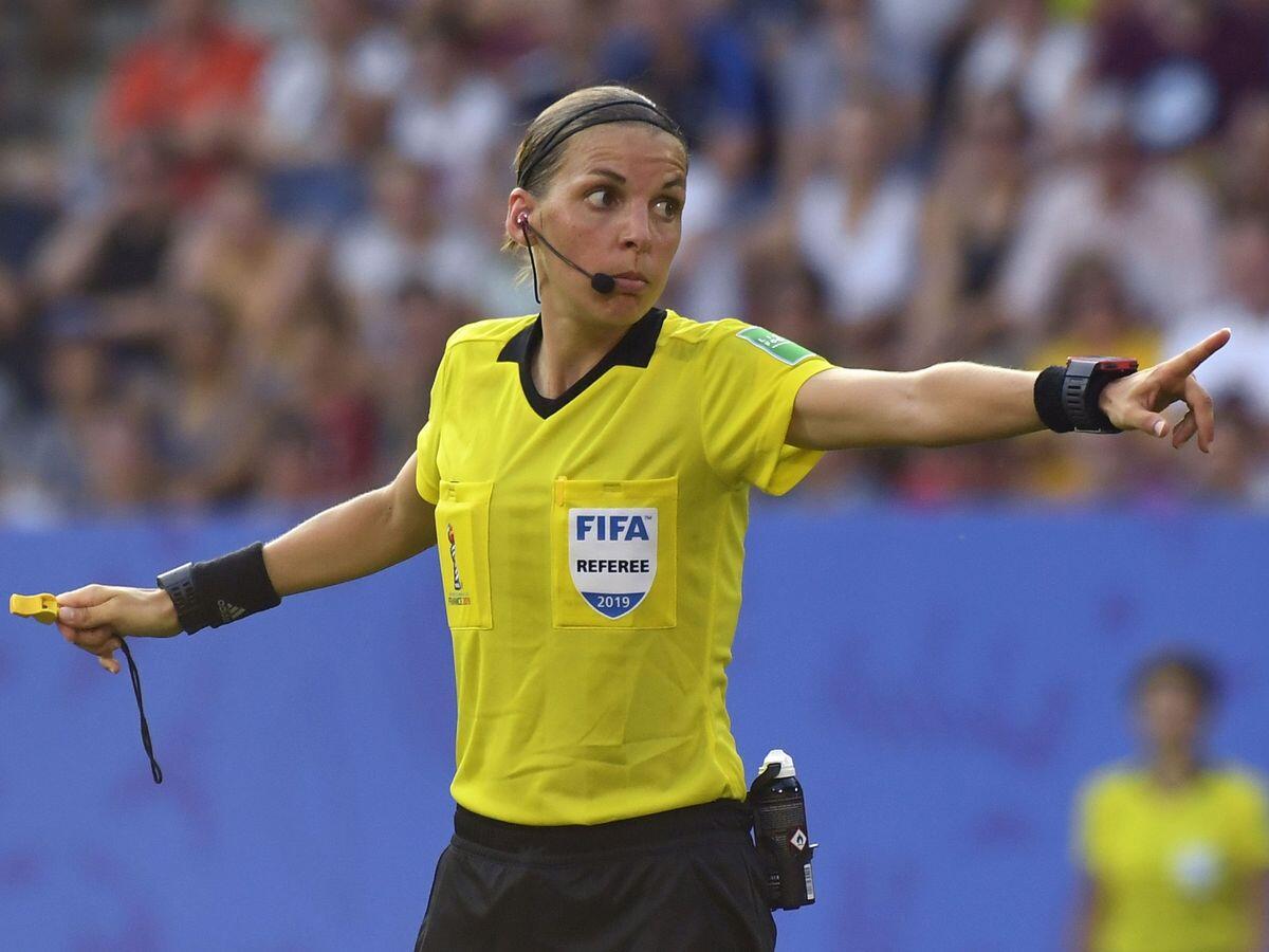Stephanie Frappart, Wasit Cantik Yang Beraksi