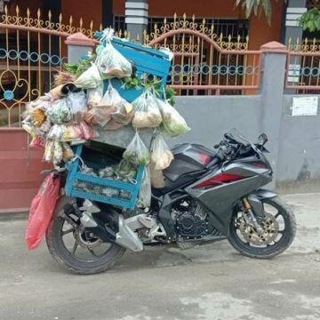 Wow! Di Kota Jayapura Tukang Sayur Dagangnya Pakai CBR-Ninja 250