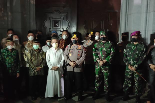 Kapolri Hadiri Misa Kamis Putih, Gereja Katedral Manado Dijaga Ketat