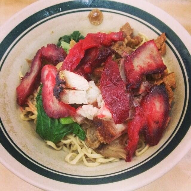 Mengenal Restoran Bakmi Aboen Pasar Baru Yang Melegenda